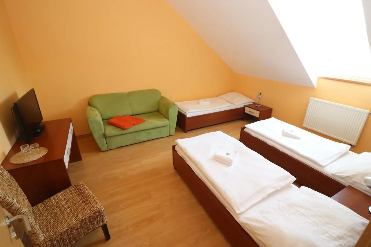 Blatensky Dvur Guest House Pardubice
