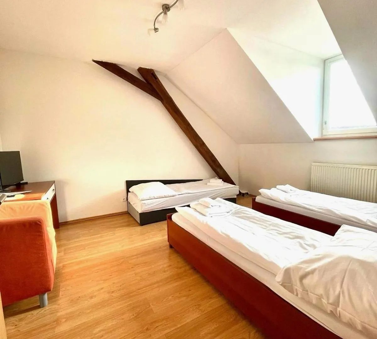 Blatensky Dvur Guest House Pardubice